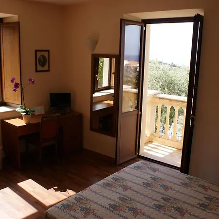 Otel Cerelis 3*